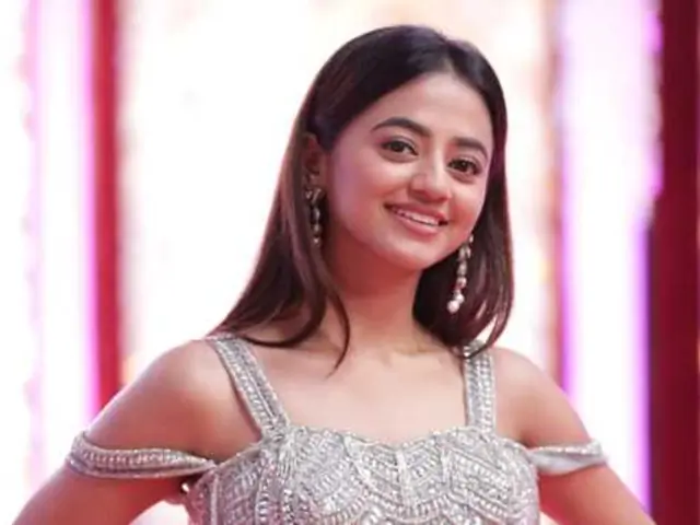 0478-helly-shah