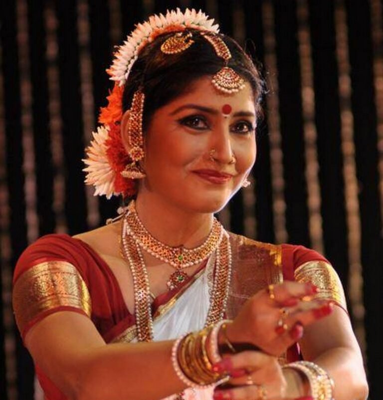 MV5BNWE5YTg1OGEtZDQ4MS00MDI0LWEyOTctYmNmMzRlYjg2OTlmXkEyXkFqcGc@._V1_