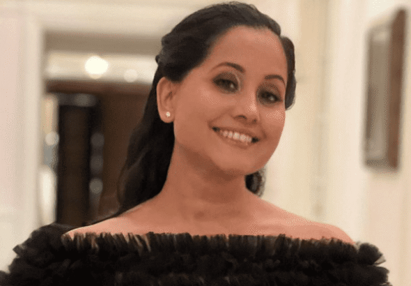 Apeksha-Dandekar-